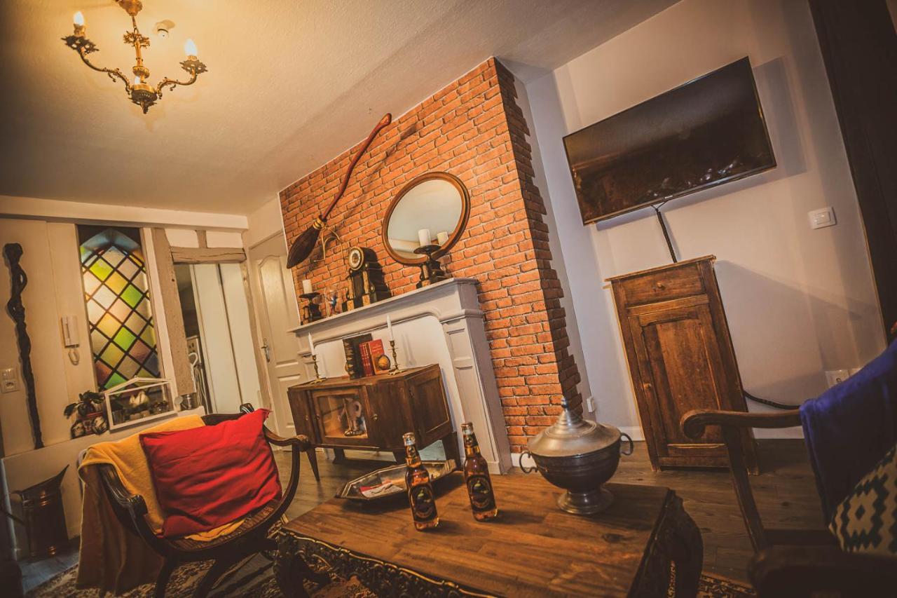 Repaire Du Sorcier Un Apartement Magique Troyes Buitenkant foto