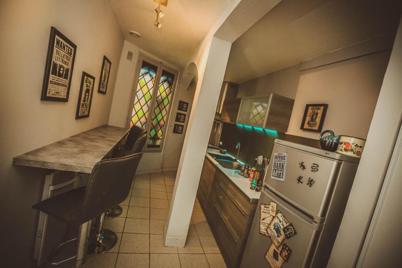 Repaire Du Sorcier Un Apartement Magique Troyes Buitenkant foto