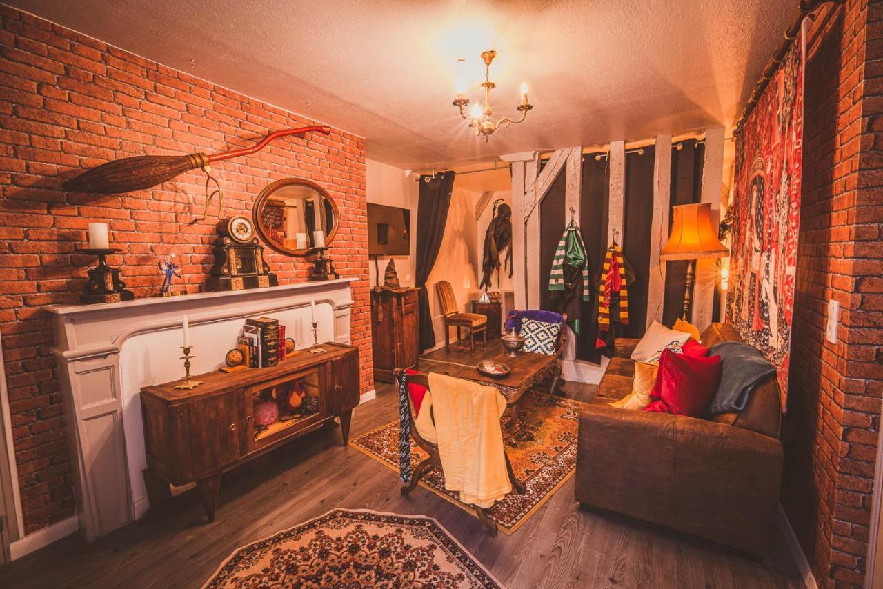 Repaire Du Sorcier Un Apartement Magique Troyes Buitenkant foto