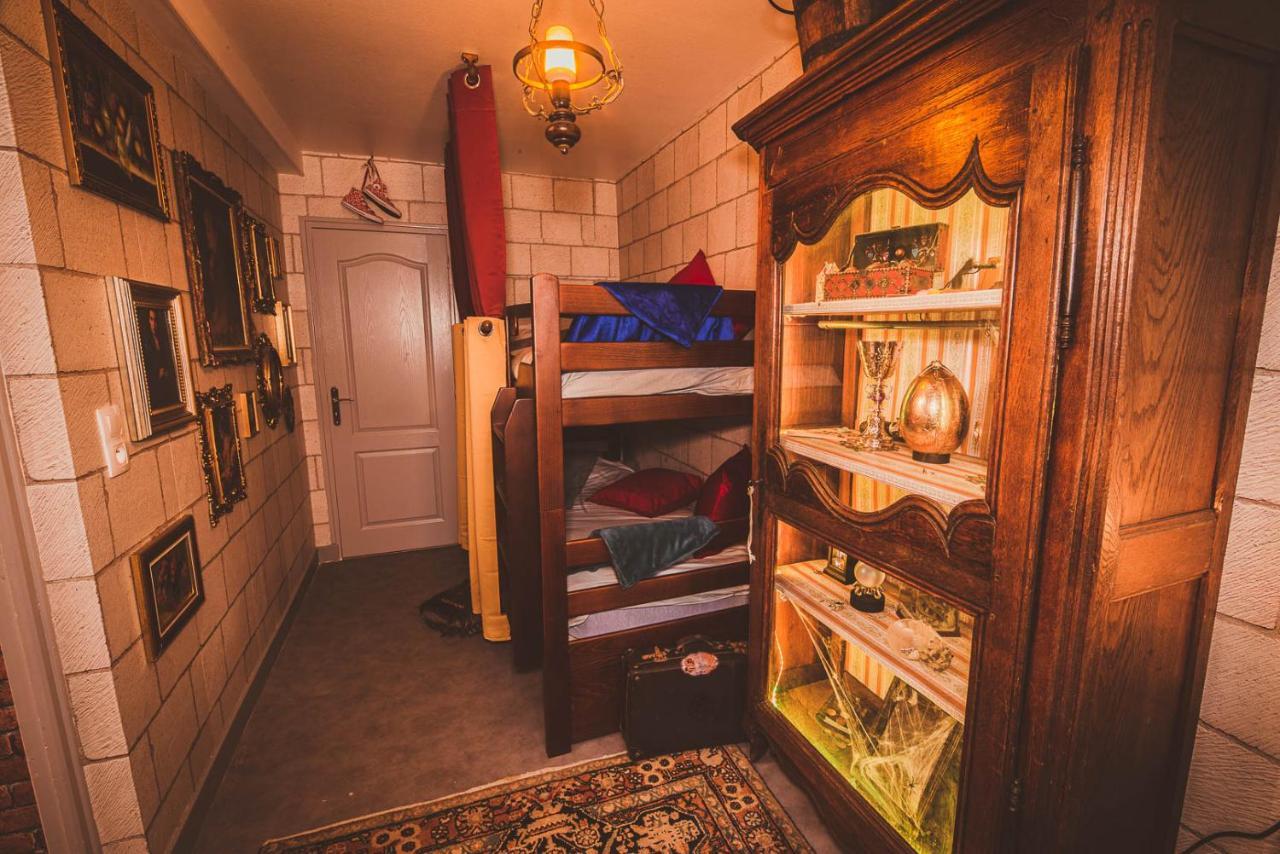 Repaire Du Sorcier Un Apartement Magique Troyes Buitenkant foto